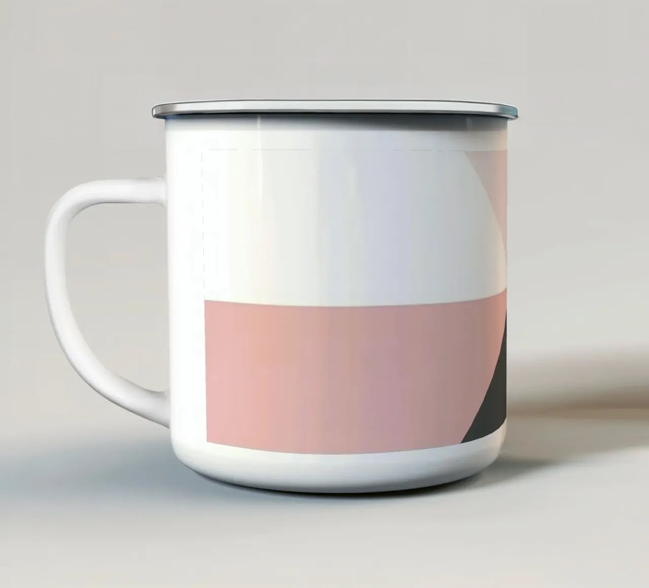 Composizione geometrica astratta di triangoli rosa colorati tazza in smalto da DesignDoodle