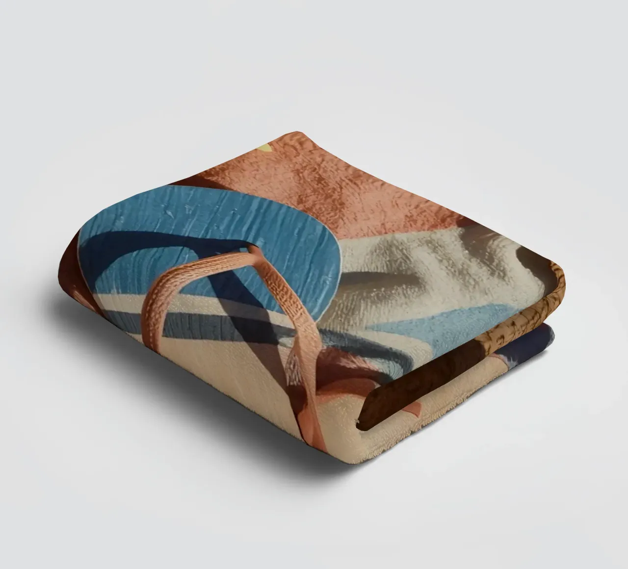 Accessori da spiaggia su asciugamano a righe e superficie in legno asciugamano da bagno da DesignDoodle