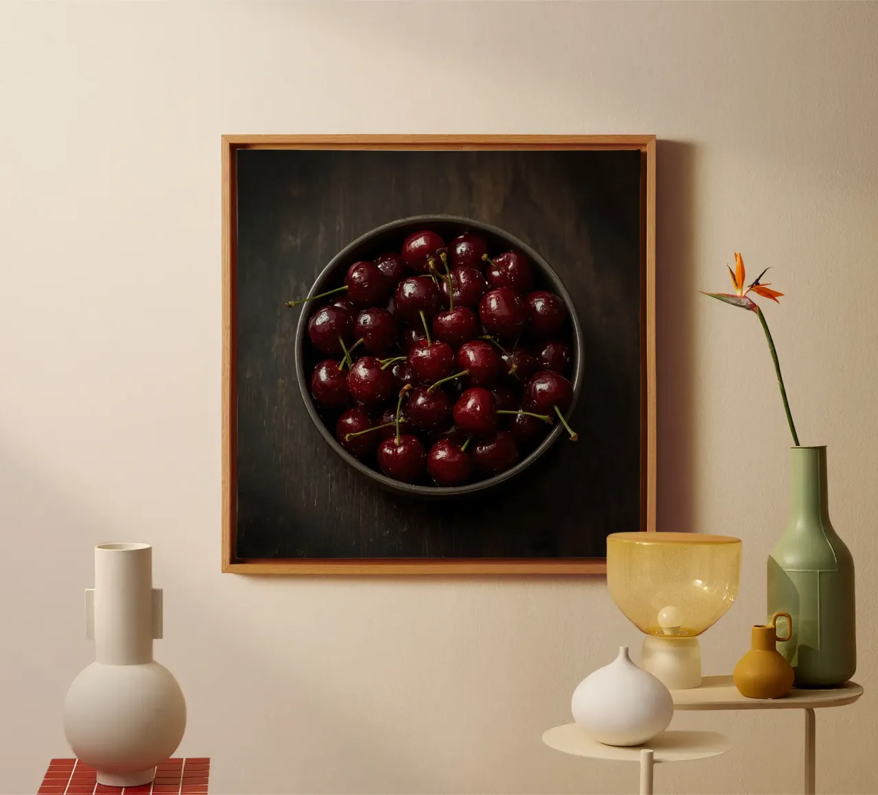 Ciotola di ciliegie rosso scuro su superficie di legno tela con Cornice a cassetta da DesignDoodle