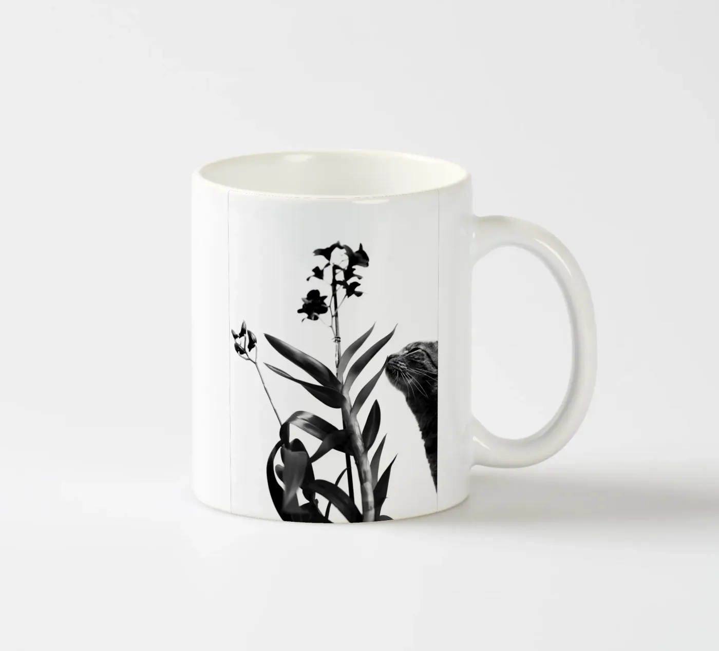 Sensitive ceramic mug by rafael campezato