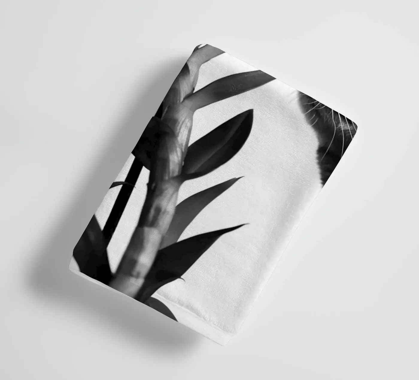 Sensitive Handtuch von rafael campezato