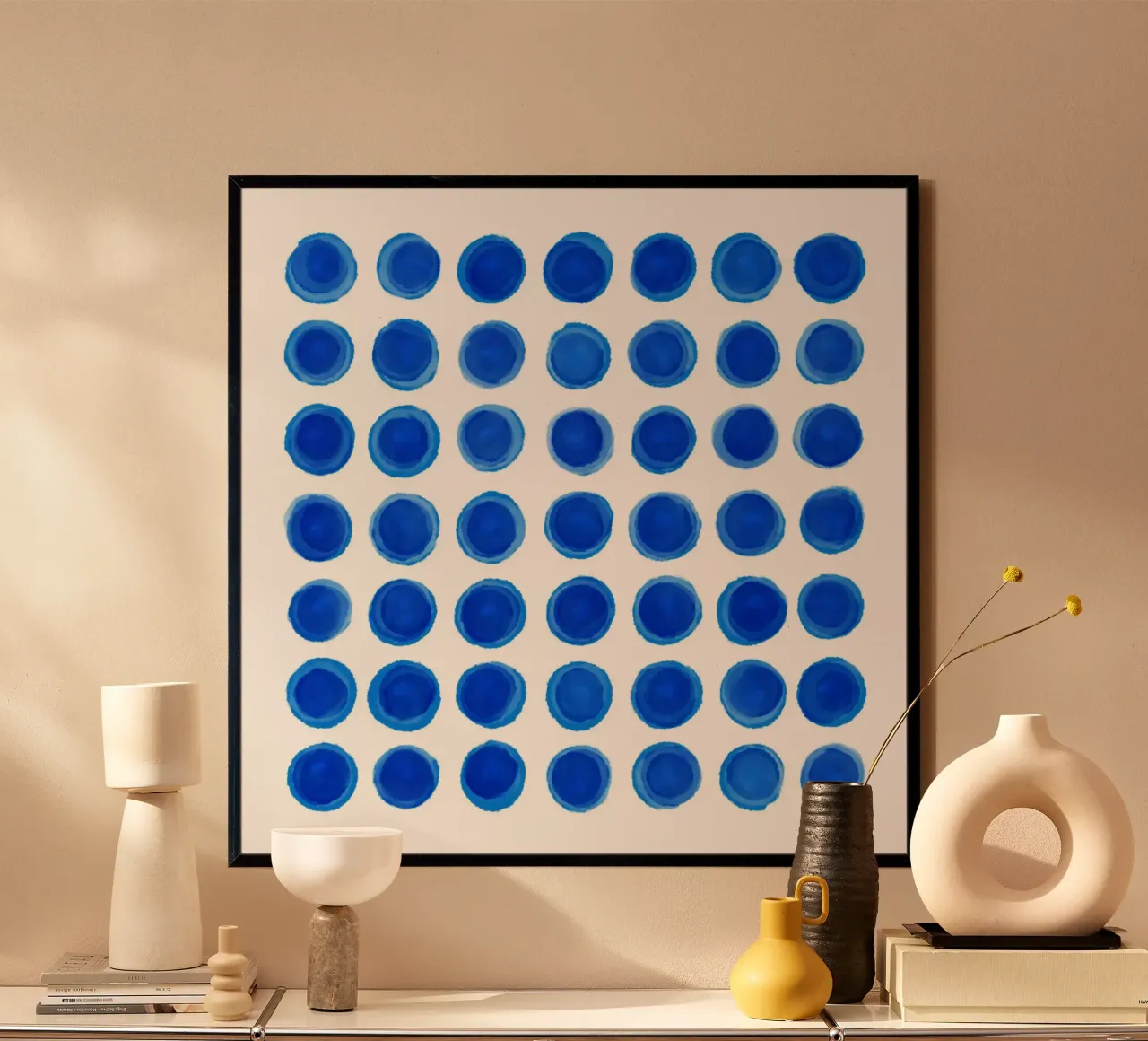 Points d'encre bleus abstraits poster avec cadre en bois de Martina