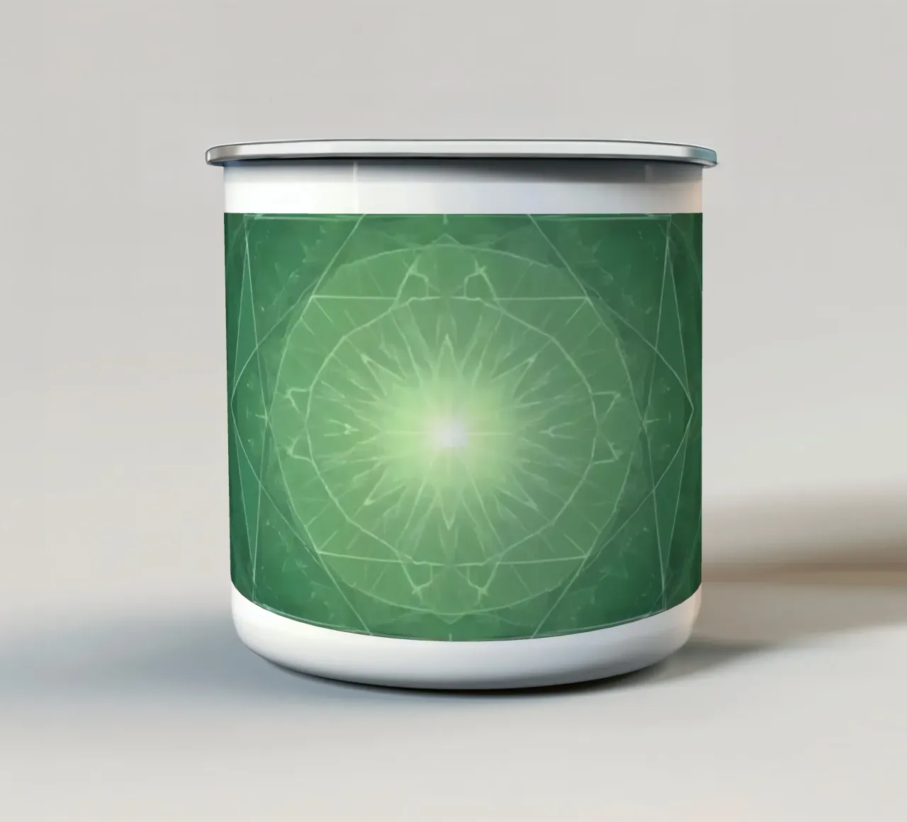 Composizione geometrica radiale verde con luce centrale tazza in smalto da DesignDoodle