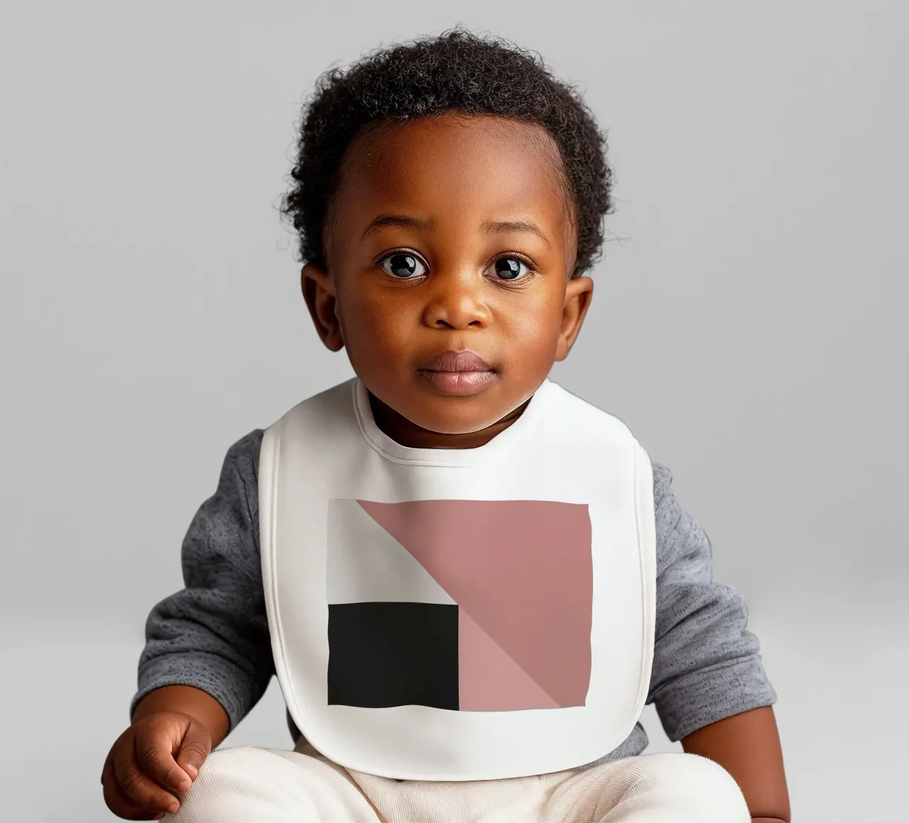 Forme geometriche in rosa, bianco e nero bavaglino da DesignDoodle