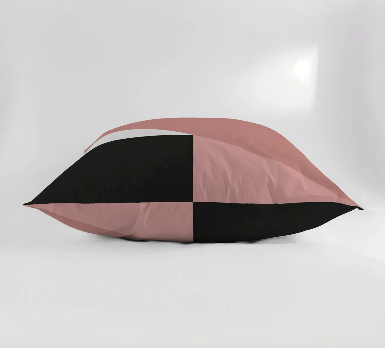 Forme geometriche in rosa, bianco e nero cuscino da DesignDoodle