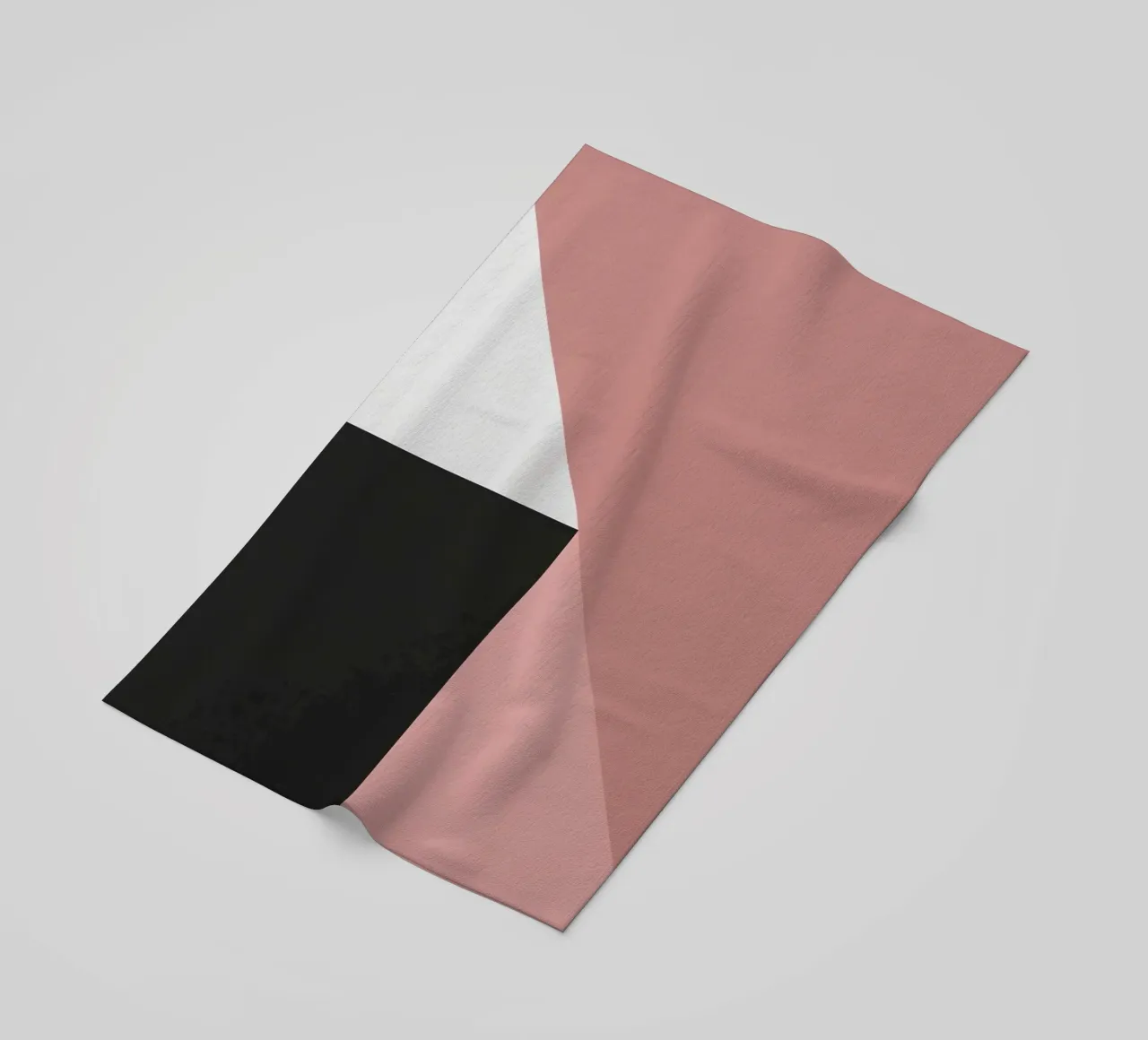 Forme geometriche in rosa, bianco e nero telo mare da DesignDoodle