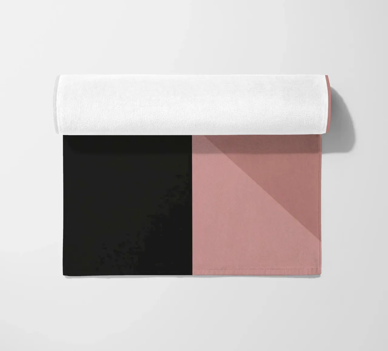Forme geometriche in rosa, bianco e nero telo mare da DesignDoodle