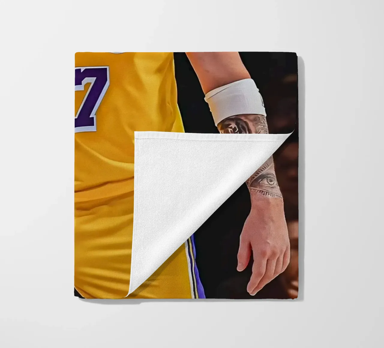 Luka Dončić telo mare da Low poly art