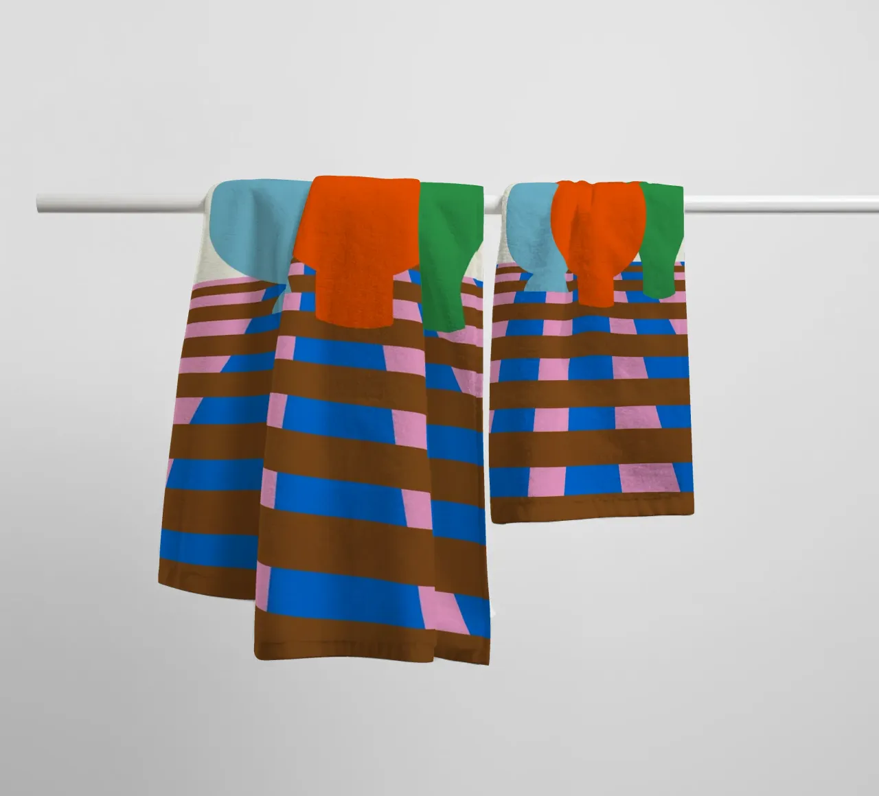 Vasi colorati asciugamano da bagno da Miho Art Studio