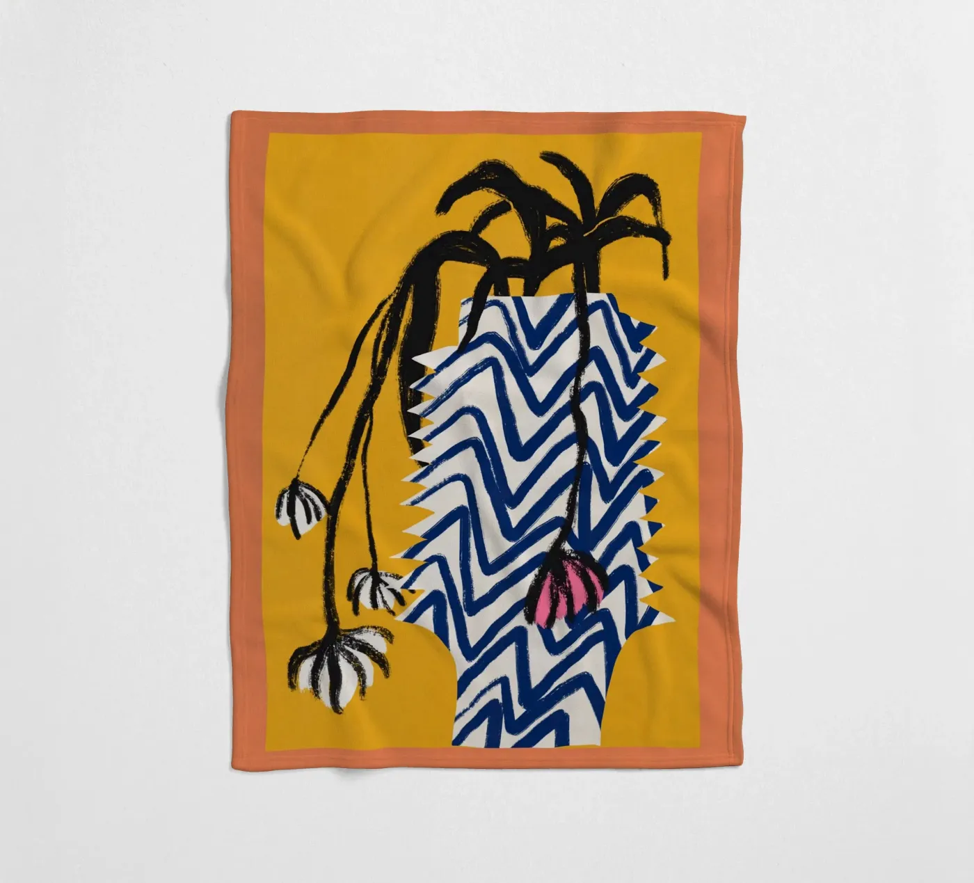 Patterned vase Fleecedecke von Little Dean