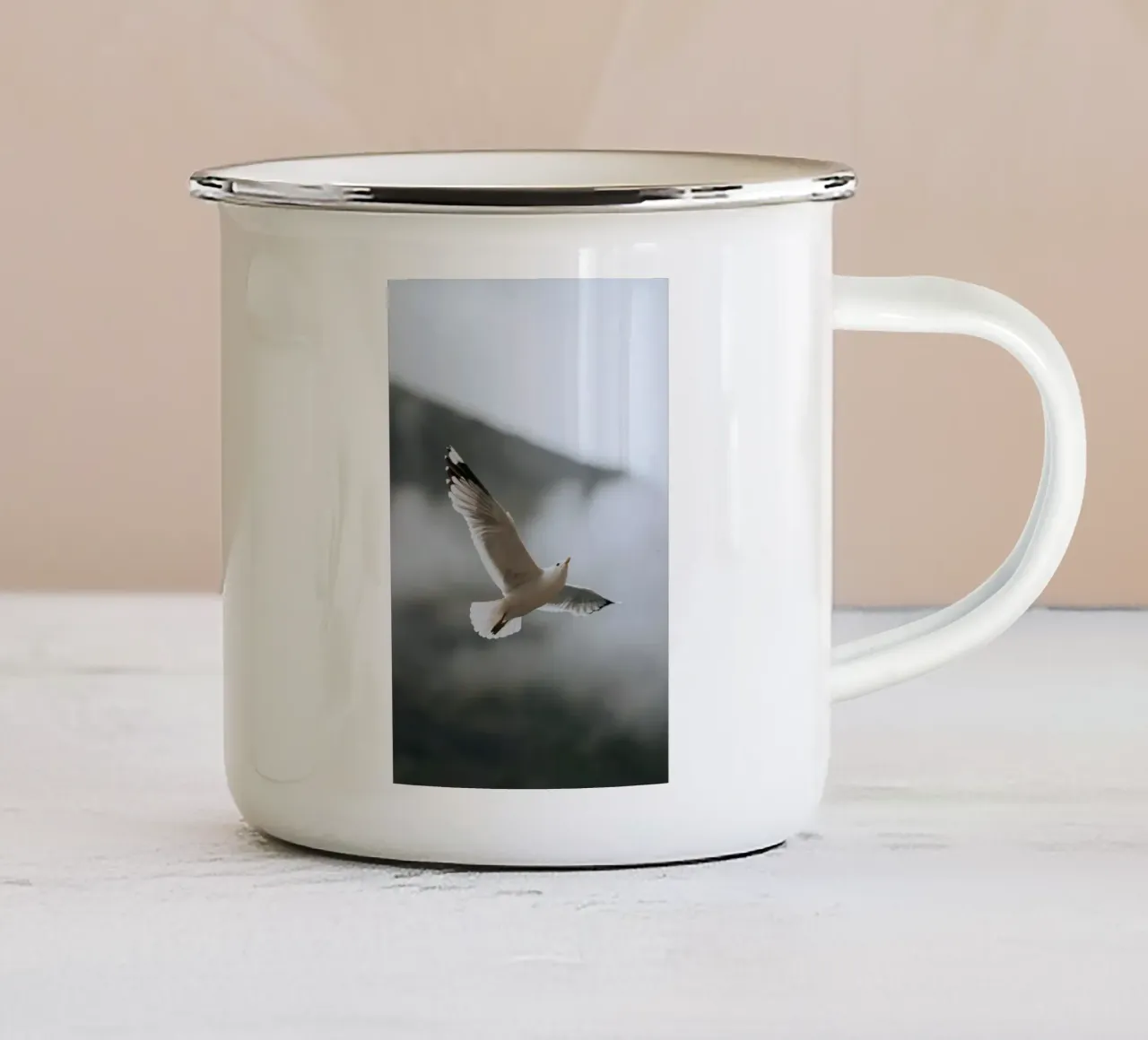gabbiano uccello tazza in smalto da Earthly Visions