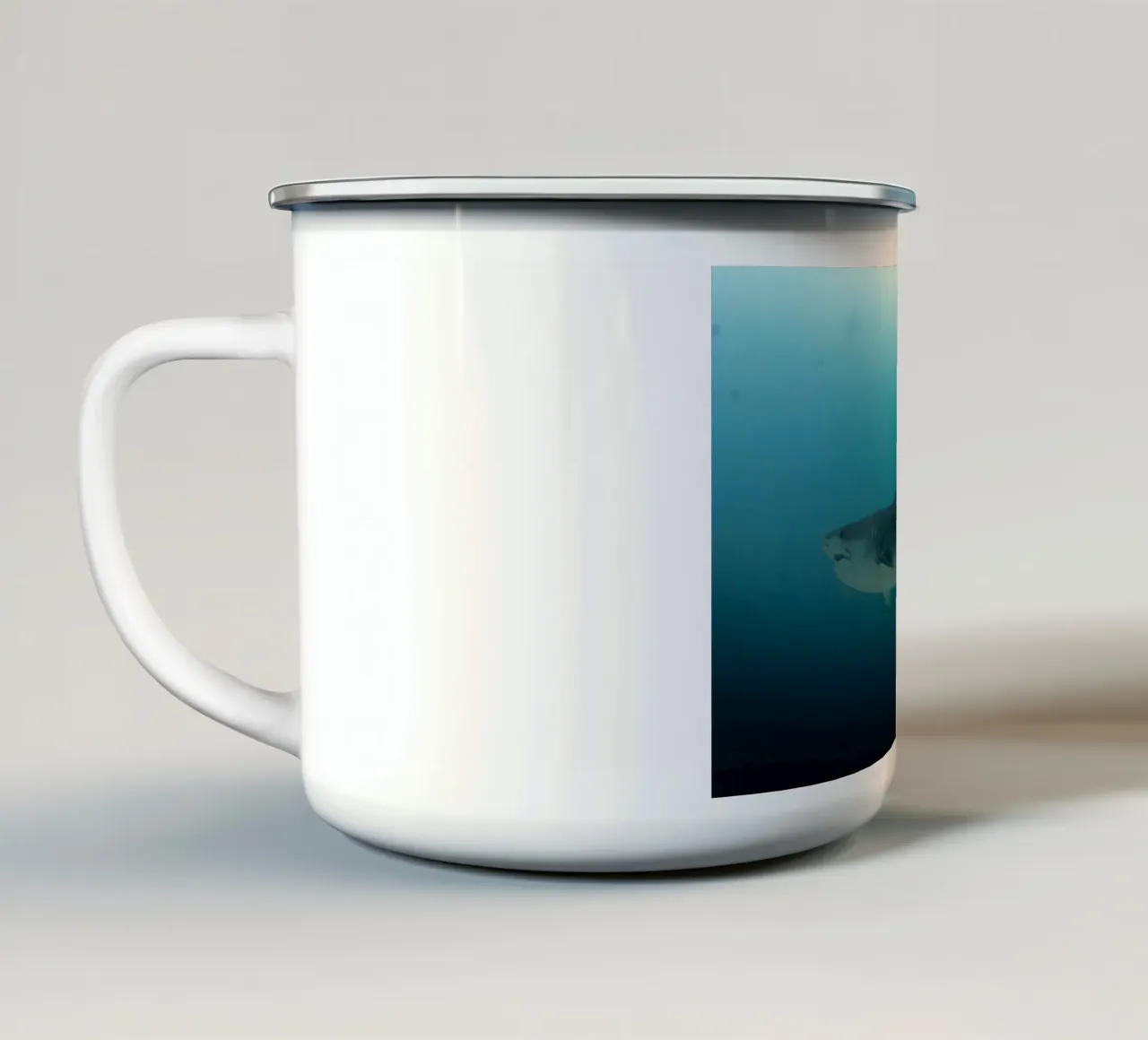 squalo oceano tazza in smalto da Earthly Visions