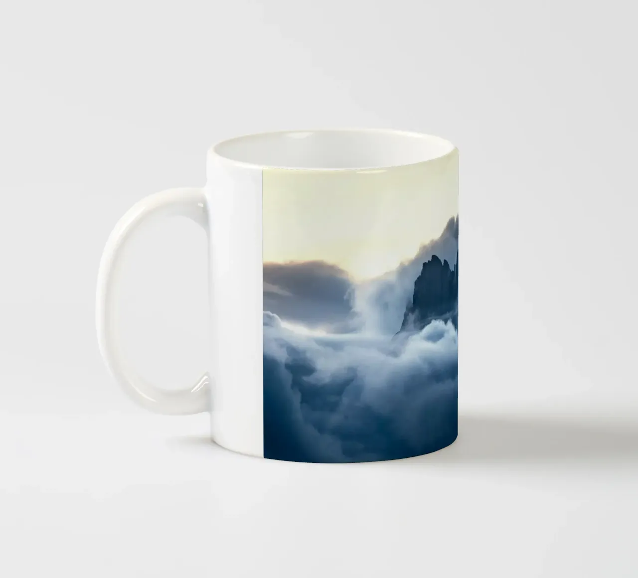 nuvole di montagna tazza in ceramica da Earthly Visions