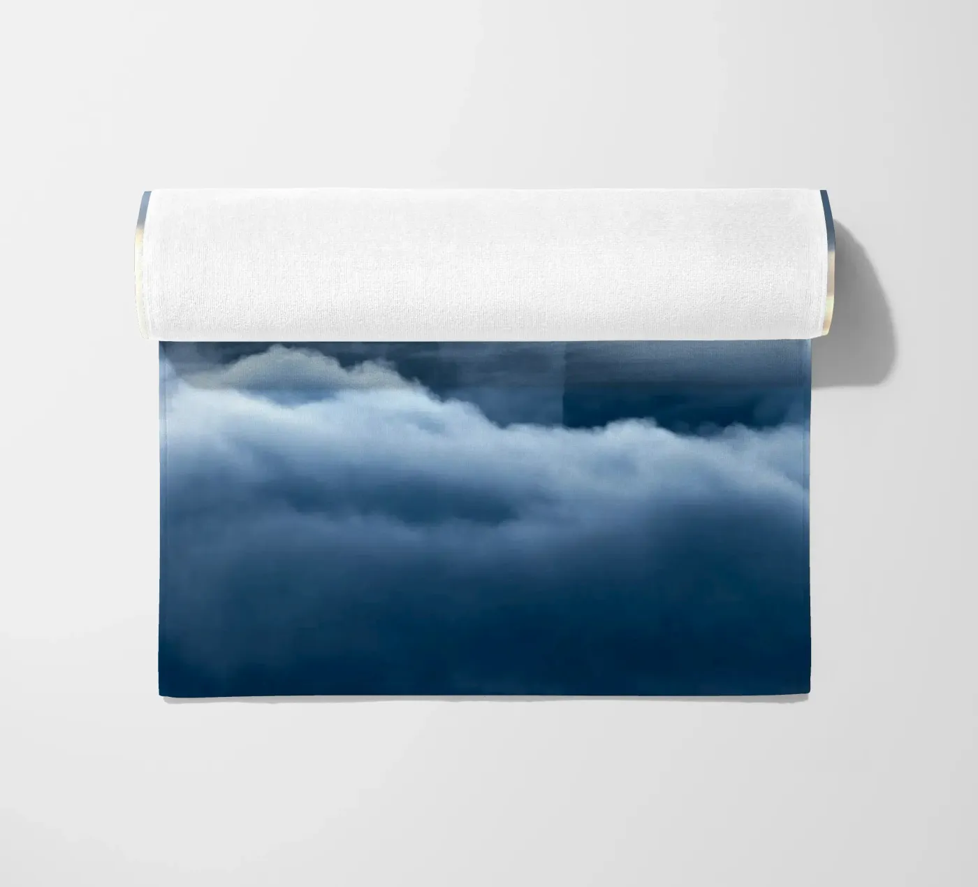 nuages de montagne serviette de plage de Earthly Visions