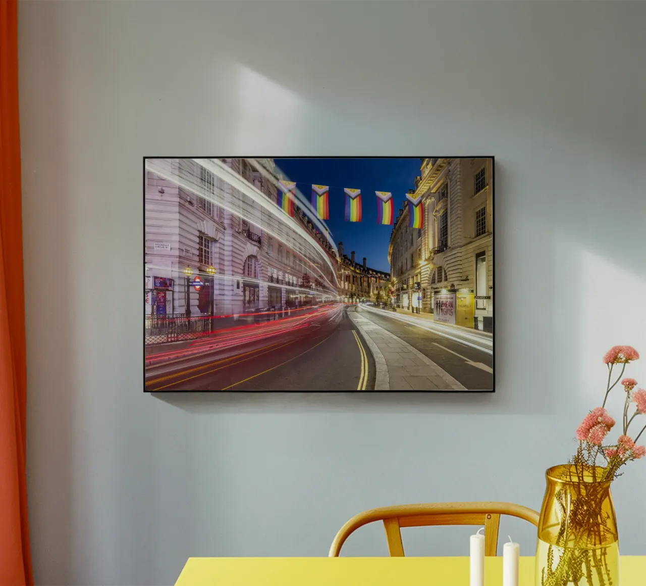 LONDRA Pulsazione urbana in tracce di luce plexiglass da Melanie Viola