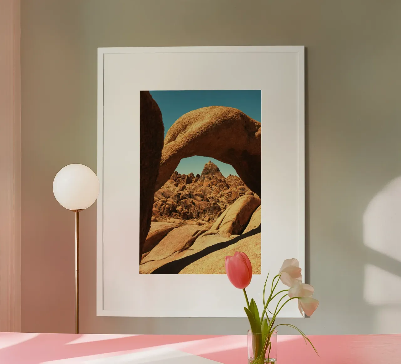 formazione rocciosa ad arco poster con telaio in alluminio da Earthly Visions