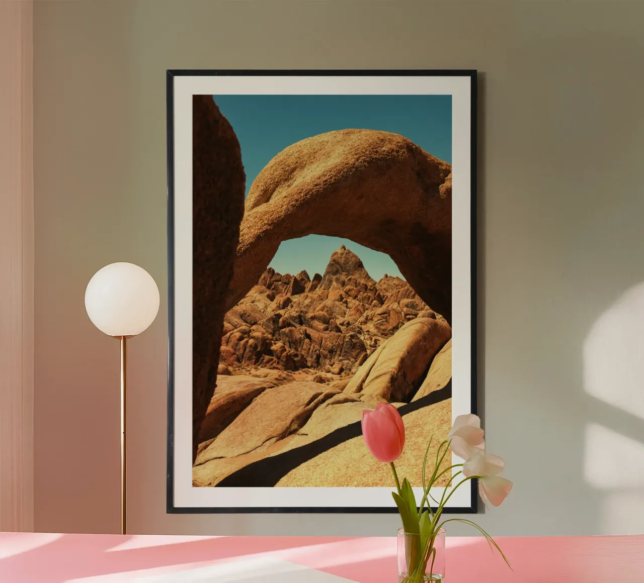 formazione rocciosa ad arco poster con telaio in alluminio da Earthly Visions
