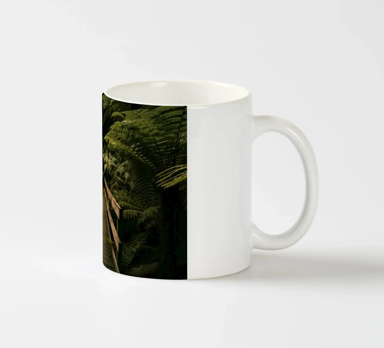 foresta a ponte tazza in ceramica da Earthly Visions