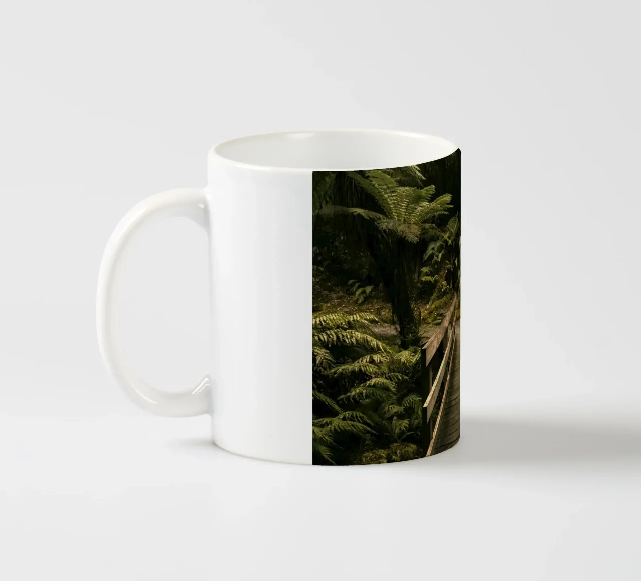 foresta a ponte tazza in ceramica da Earthly Visions