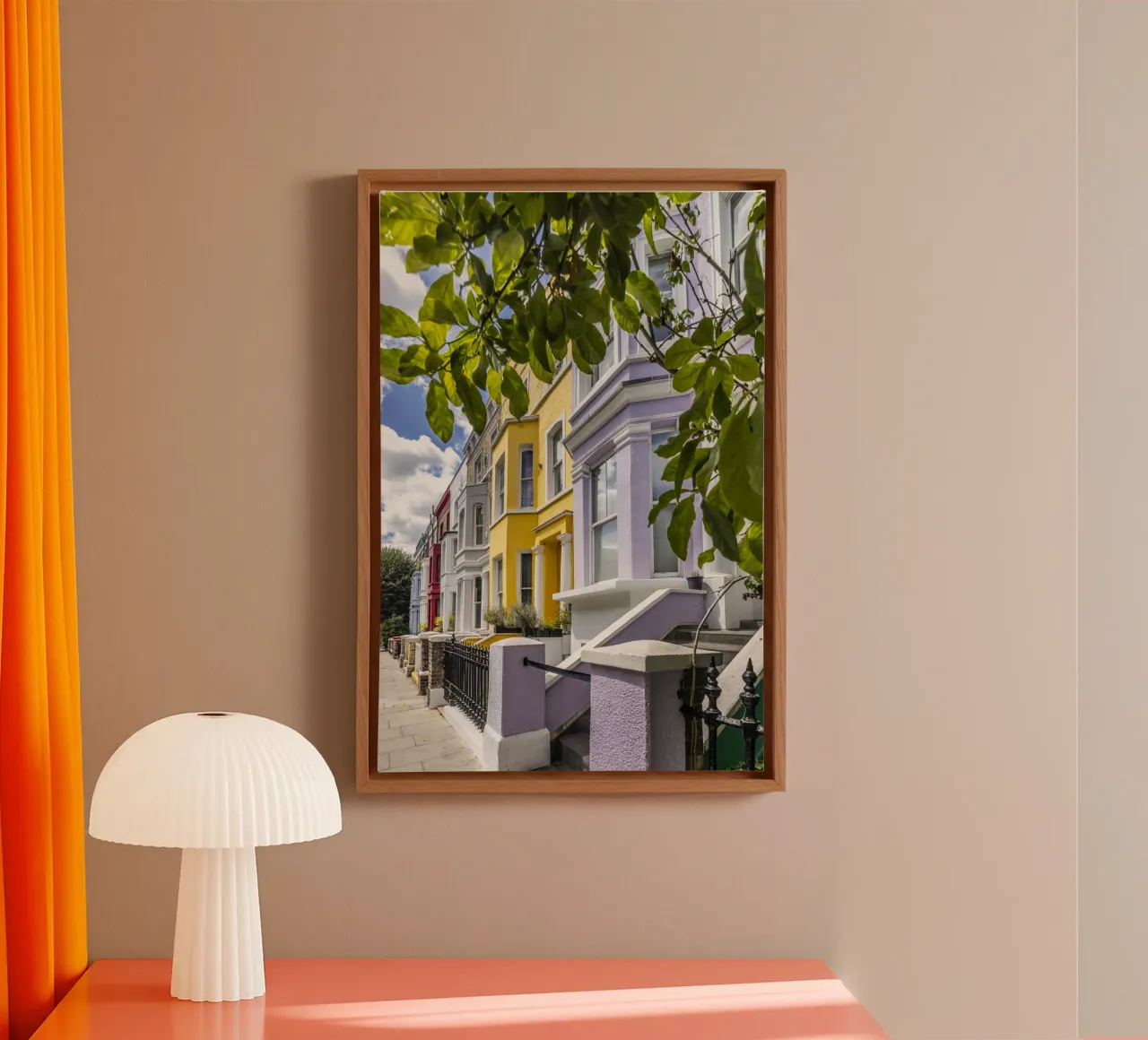 Kleurrijke gevels in Notting Hill canvas met Baklijst van Melanie Viola