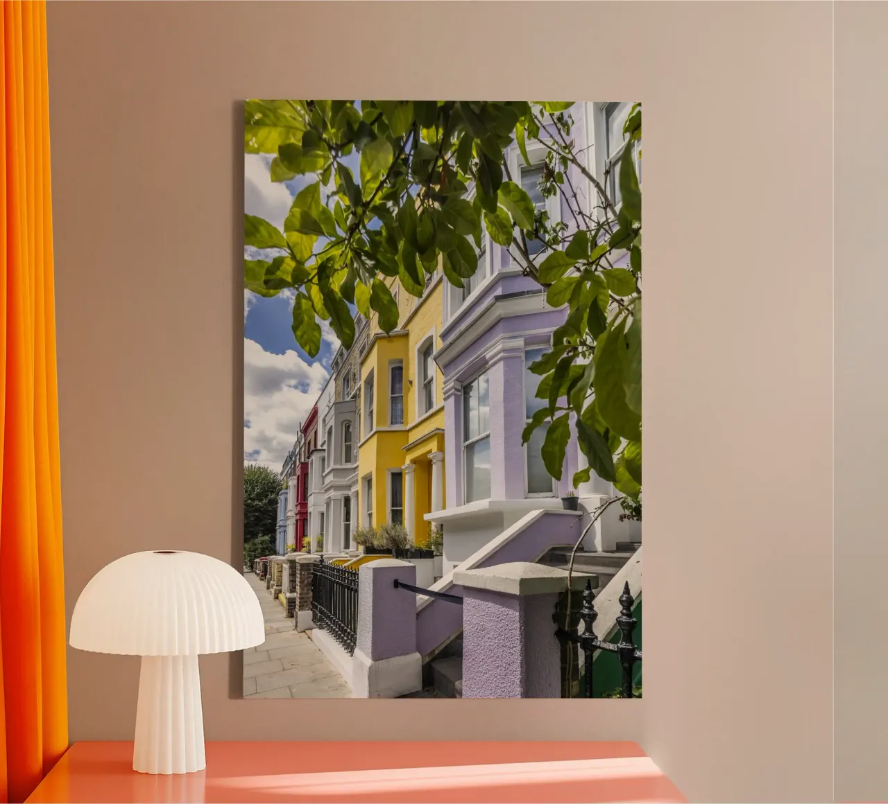 Kleurrijke gevels in Notting Hill canvas met Baklijst van Melanie Viola