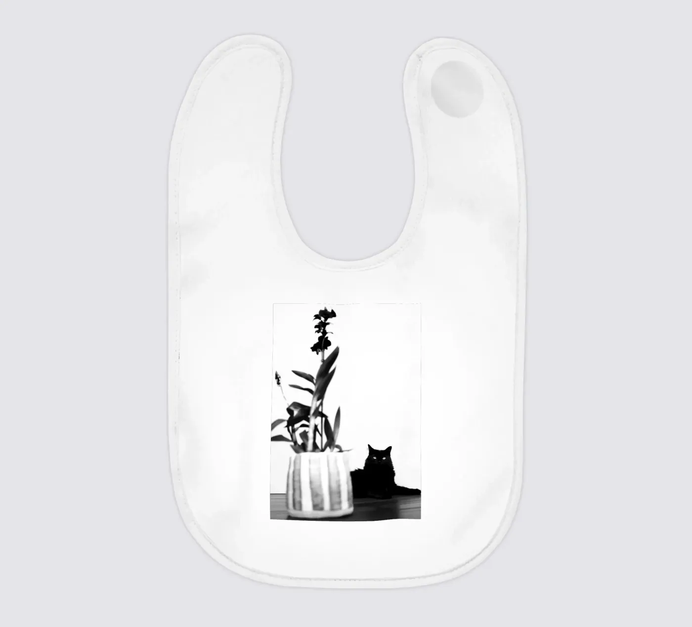 Gatto nero bavaglino da rafael campezato