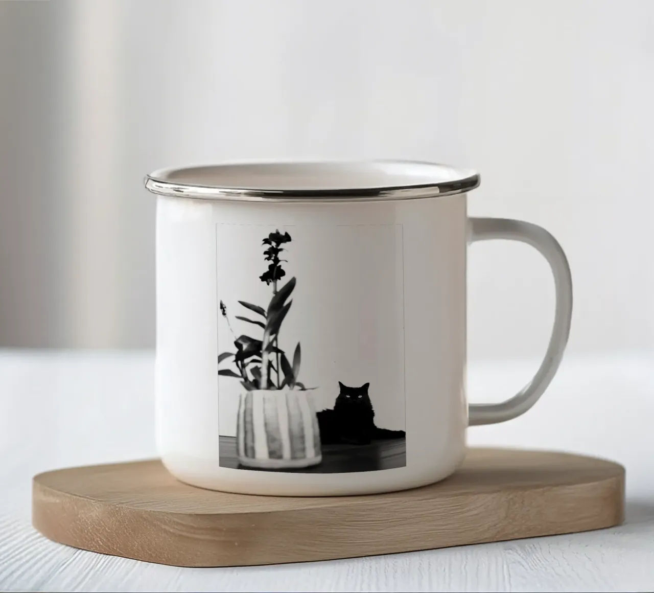 Gatto nero tazza in smalto da rafael campezato