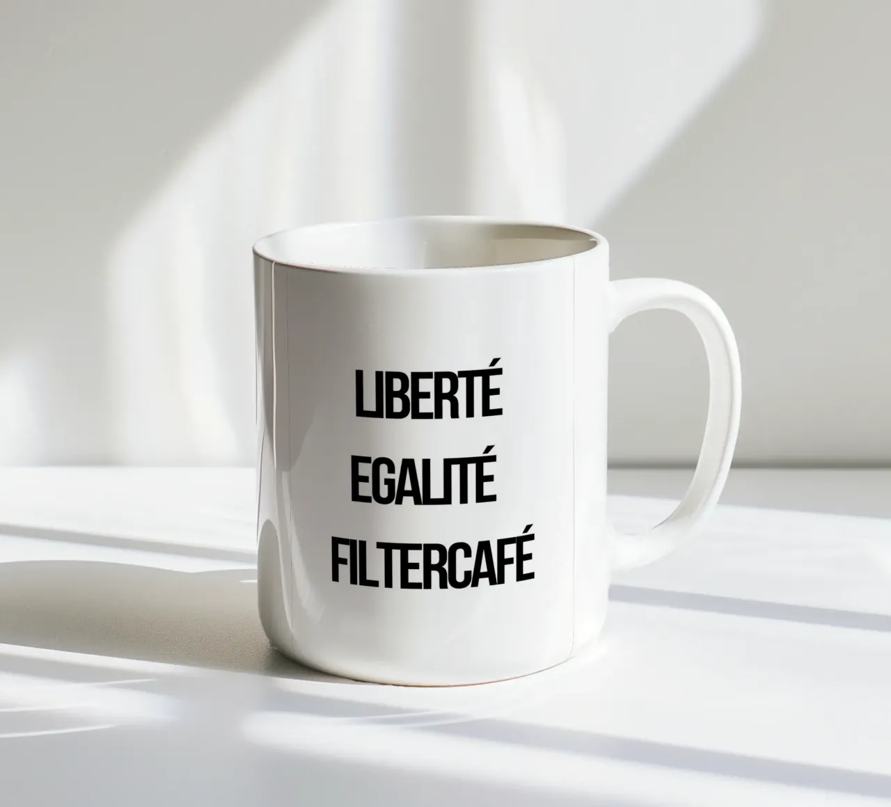Liberté Egalité Filtercafé tazza in ceramica da typostudio