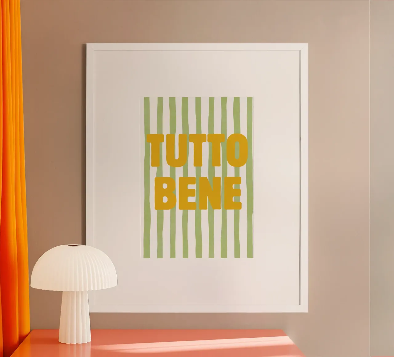 Tutto Bene poster con telaio in legno da typostudio