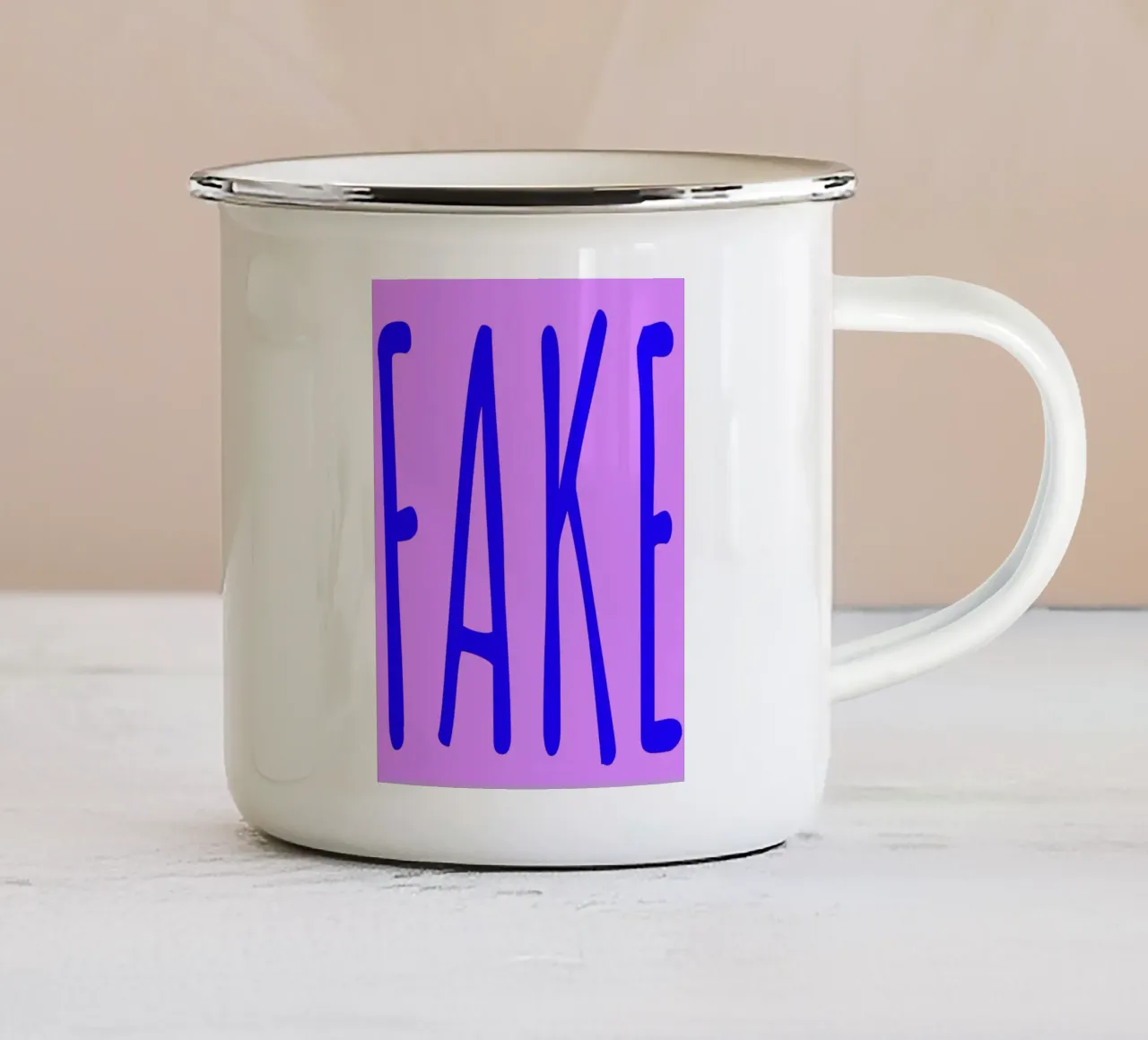 Fake. (3 Farbvarianten) tazza in smalto da FRICKE DESIGN