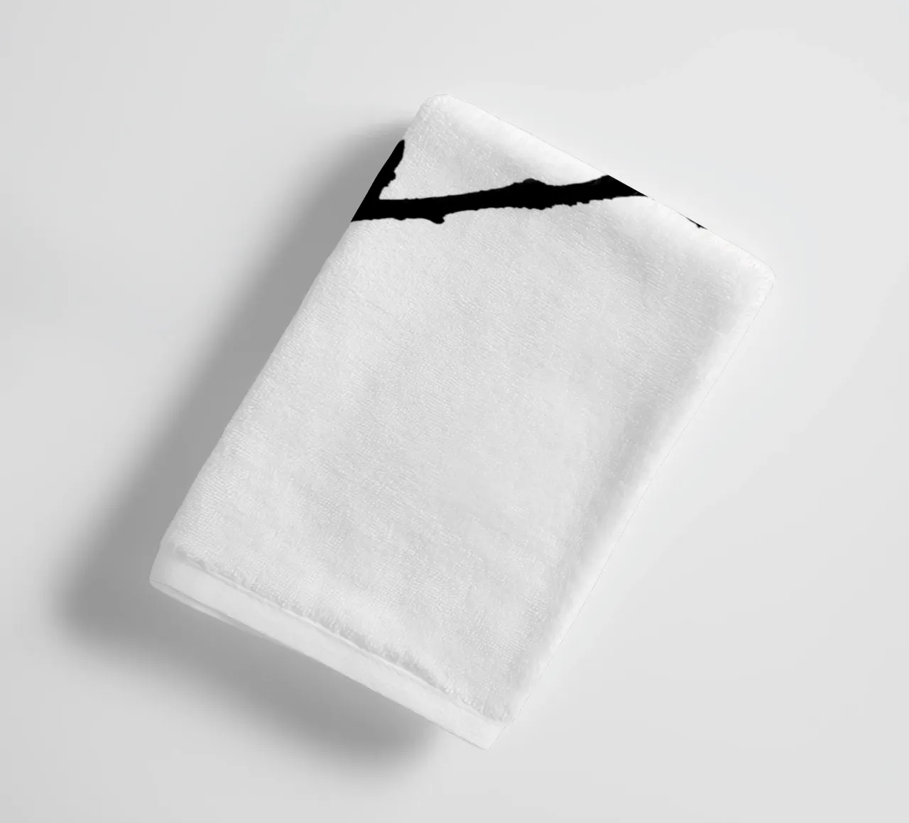 Keep it Minimal towel by rafael campezato