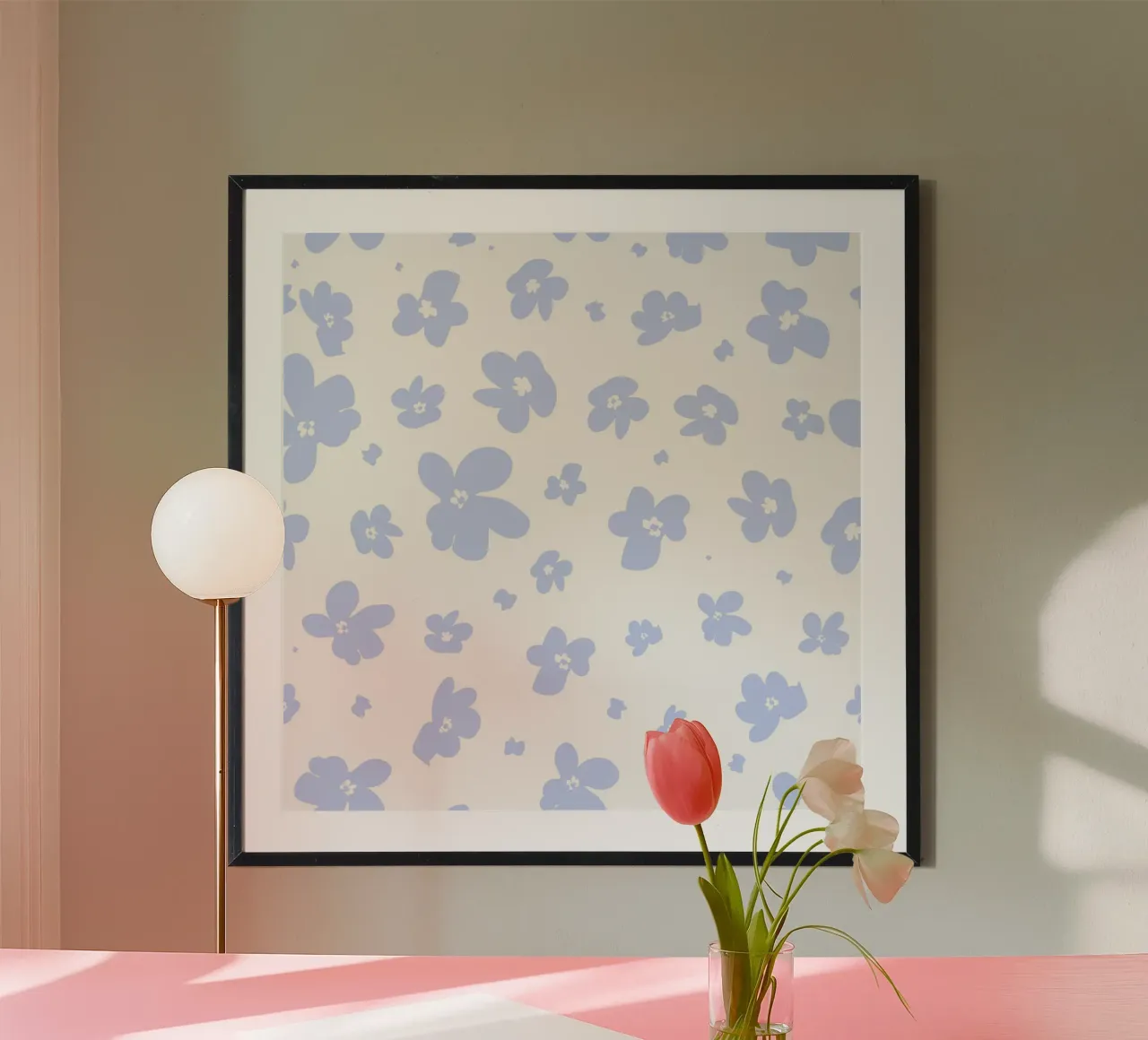 Semplice campo di fiori bianchi e blu poster con telaio in legno da gulsengunel