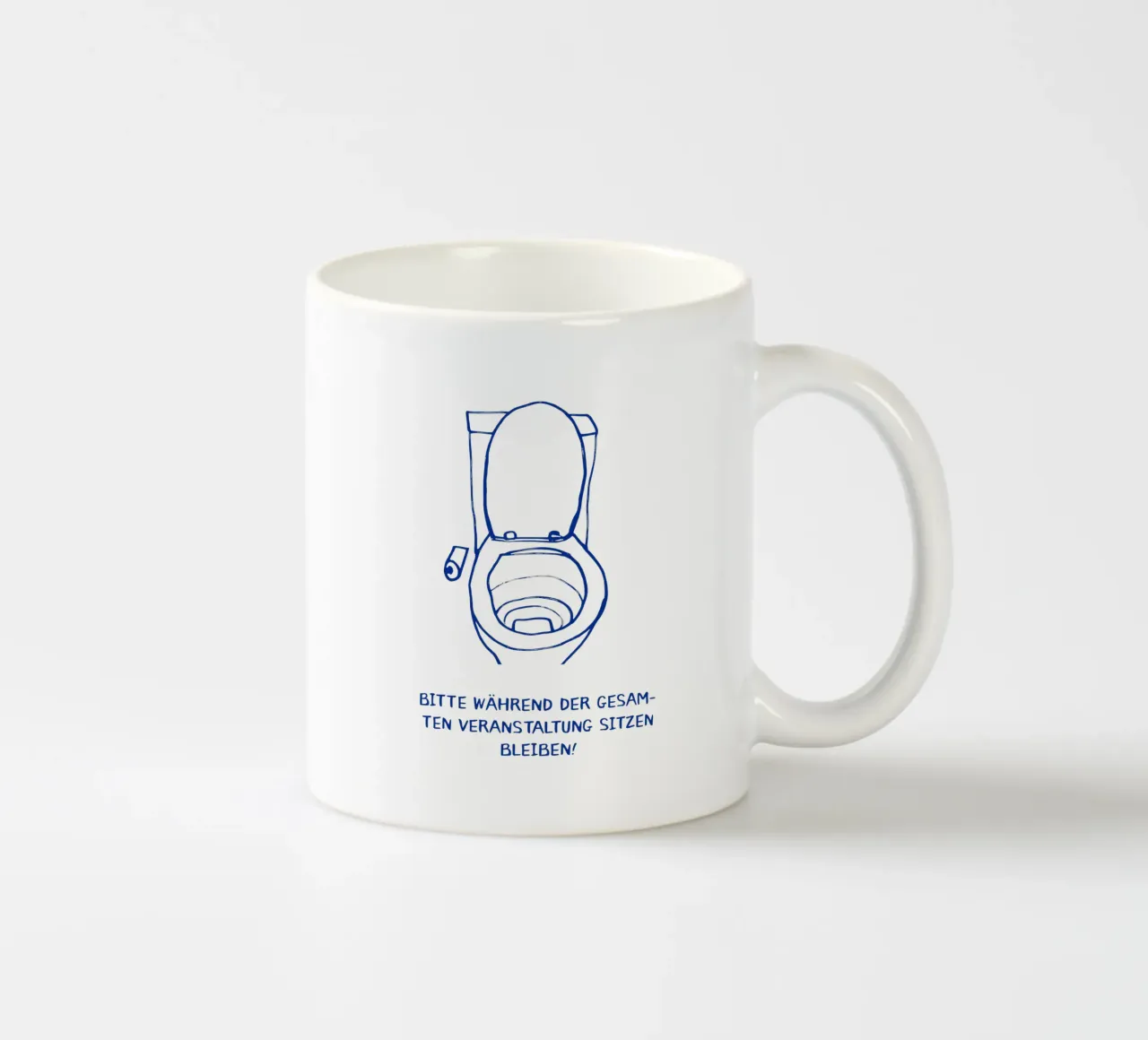 Si prega di rimanere seduti per tutta la durata dell'evento! tazza in ceramica da Attaboy Dsgn
