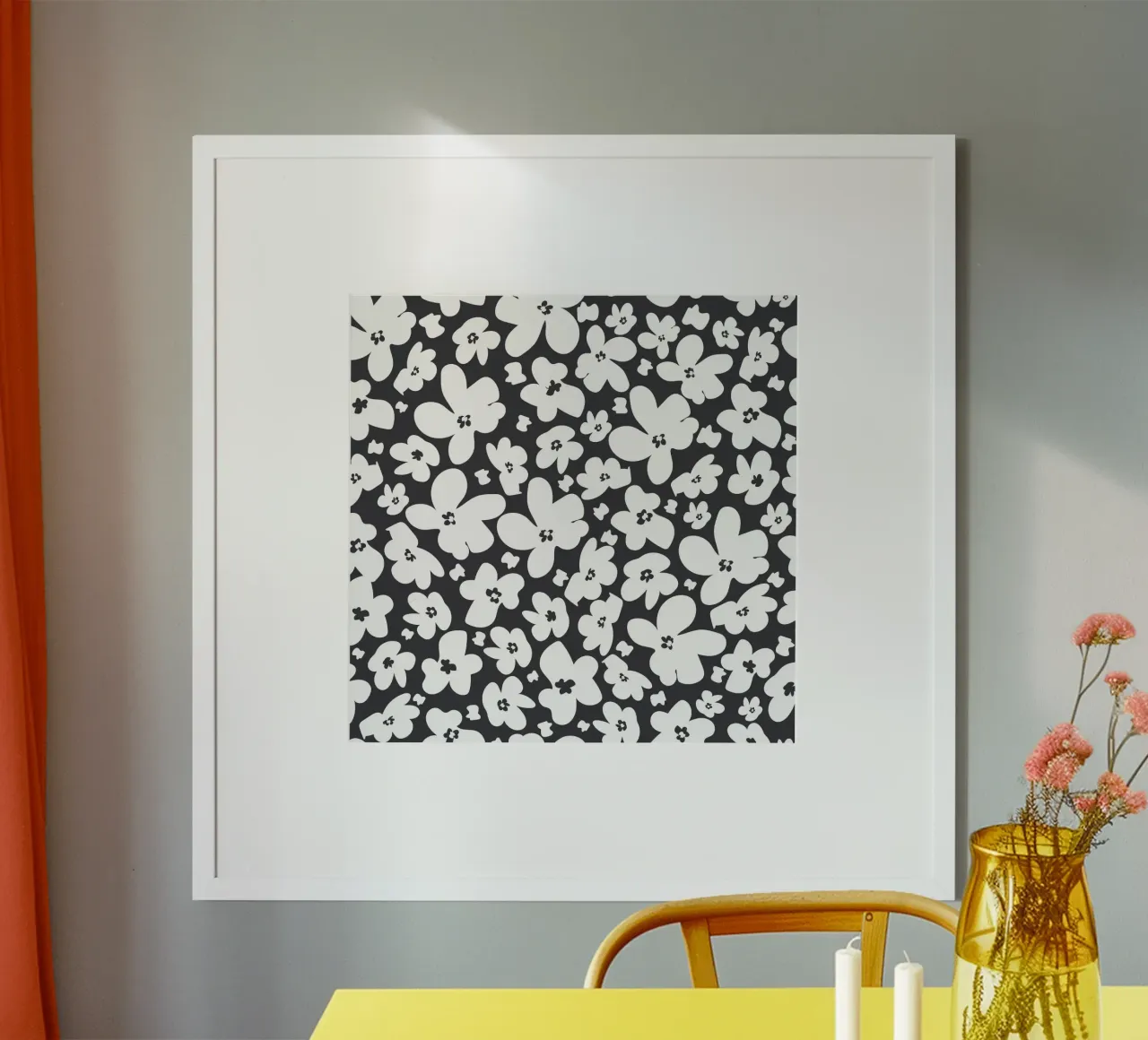 Semplice campo di fiori bianchi e neri poster con telaio in legno da gulsengunel