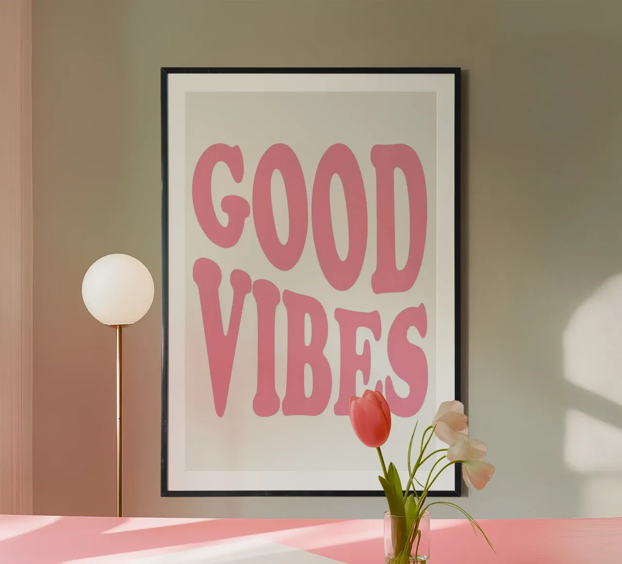 Poster Groovy Good Vibes - Stampa tipografica rosa retrò poster con telaio in alluminio da homdeco