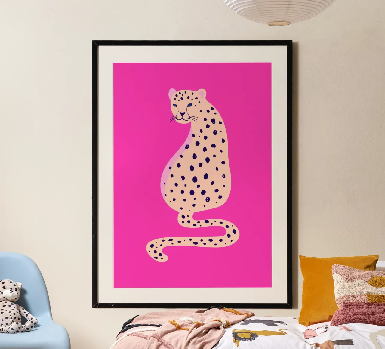 Sitzender Leopard - Lebendiges Rosa & Creme Kunst Poster von homdeco