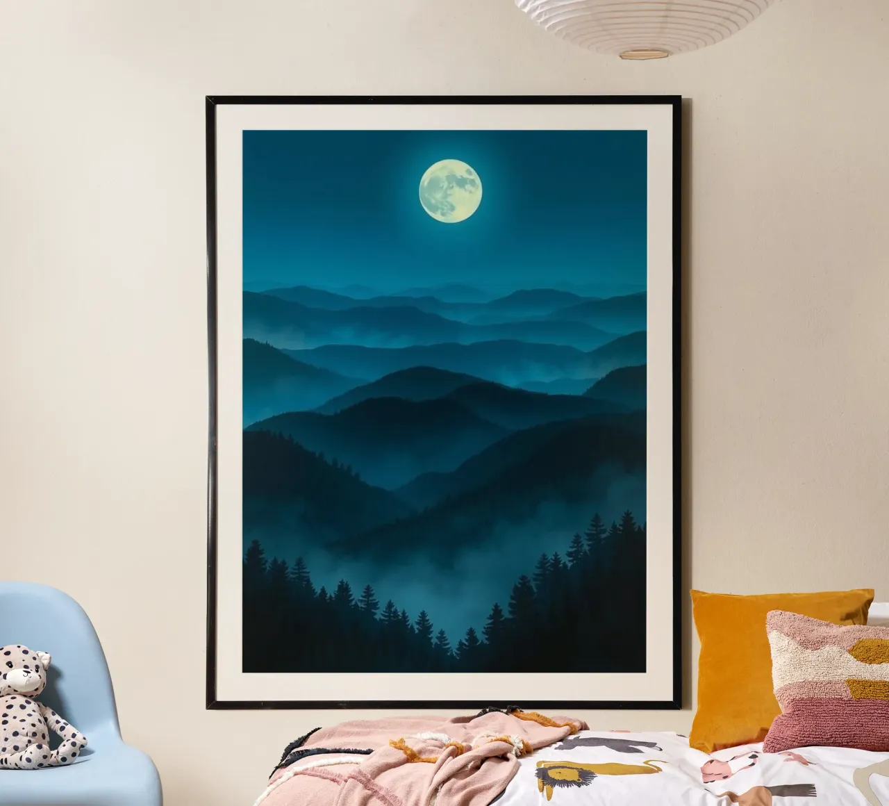 Une pleine lune lumineuse illuminant la montagne bleue mystique poster avec cadre en plastique de Artistic-shop