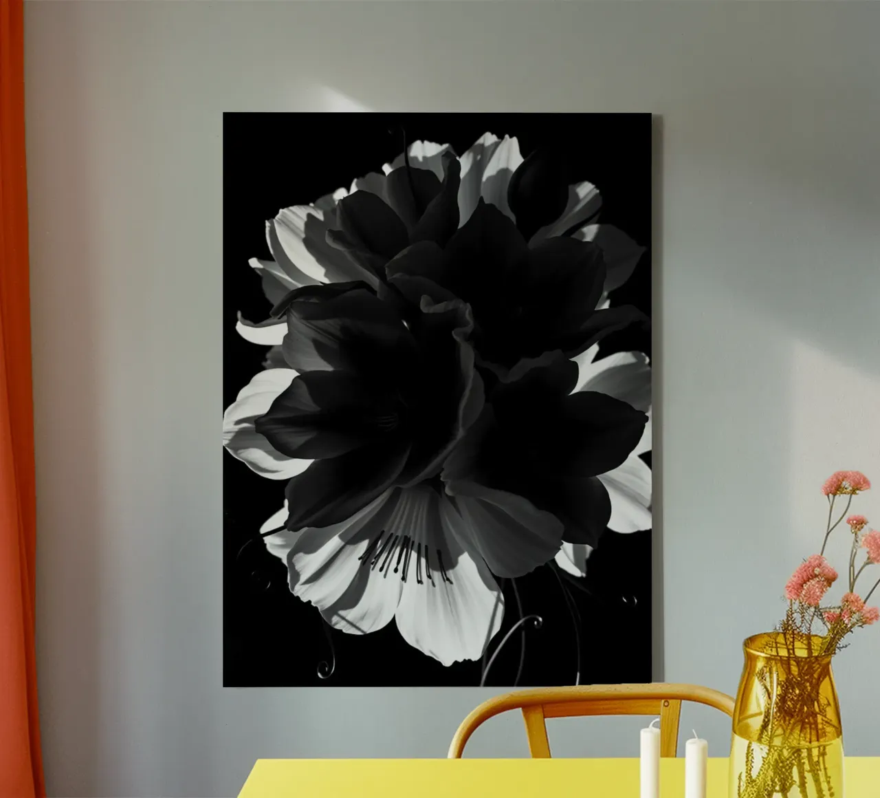 Ondergedompelde bloemblaadjes: Een symfonie van monochrome schaduwen en licht canvas van Artistic-shop