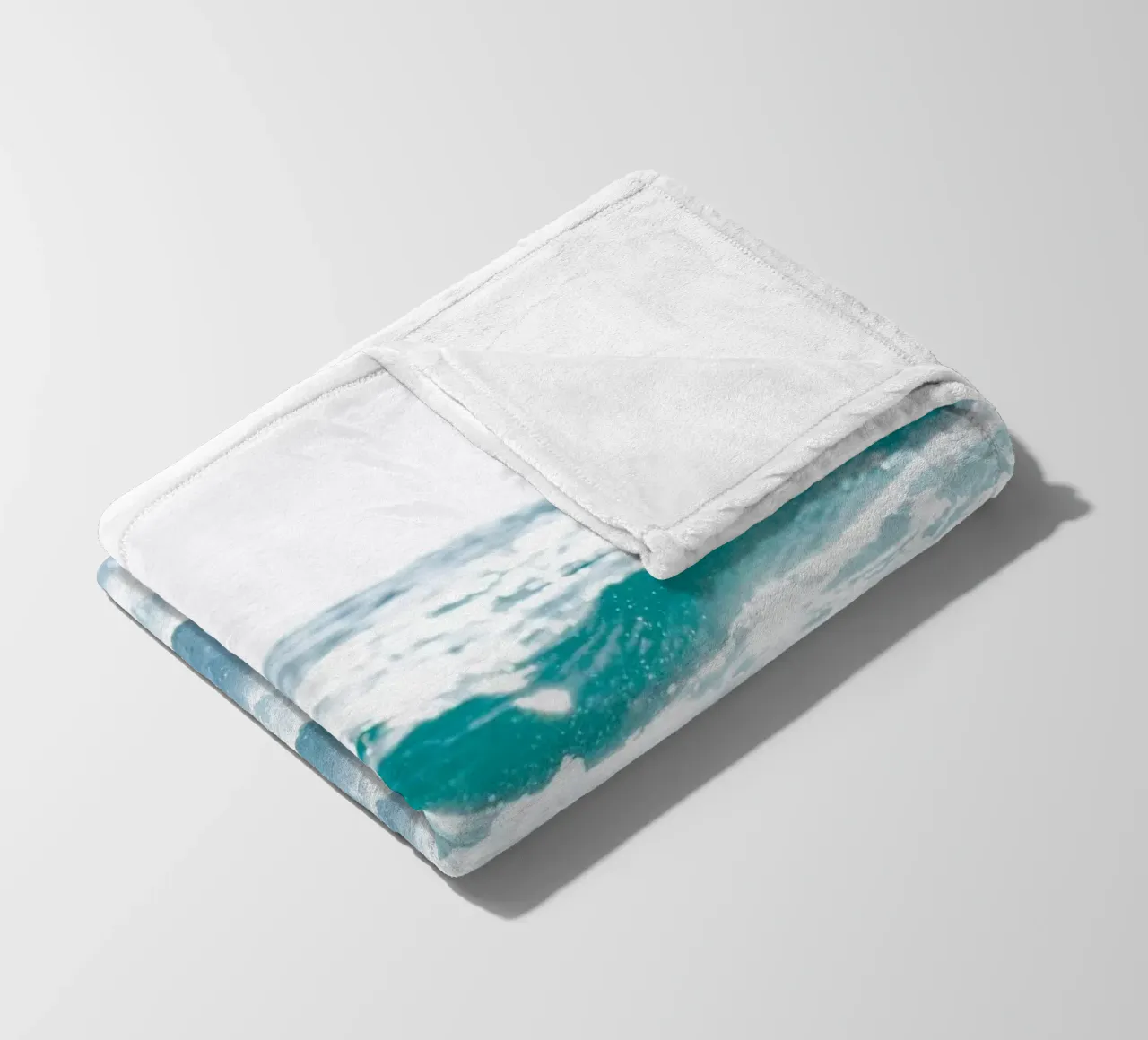 Bianco su bianco coperta in pile da Tal Paz-Fridman