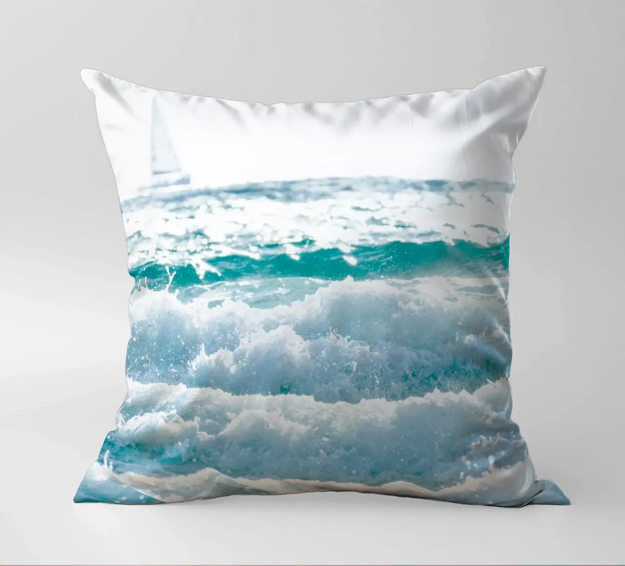 Bianco su bianco cuscino da Tal Paz-Fridman