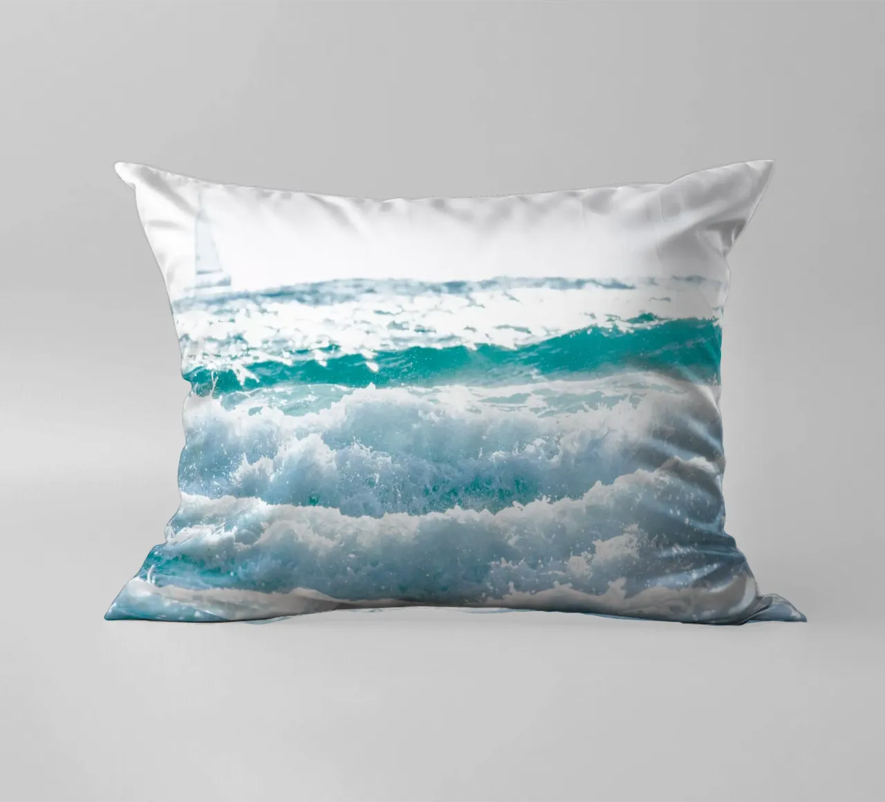 Bianco su bianco cuscino da Tal Paz-Fridman