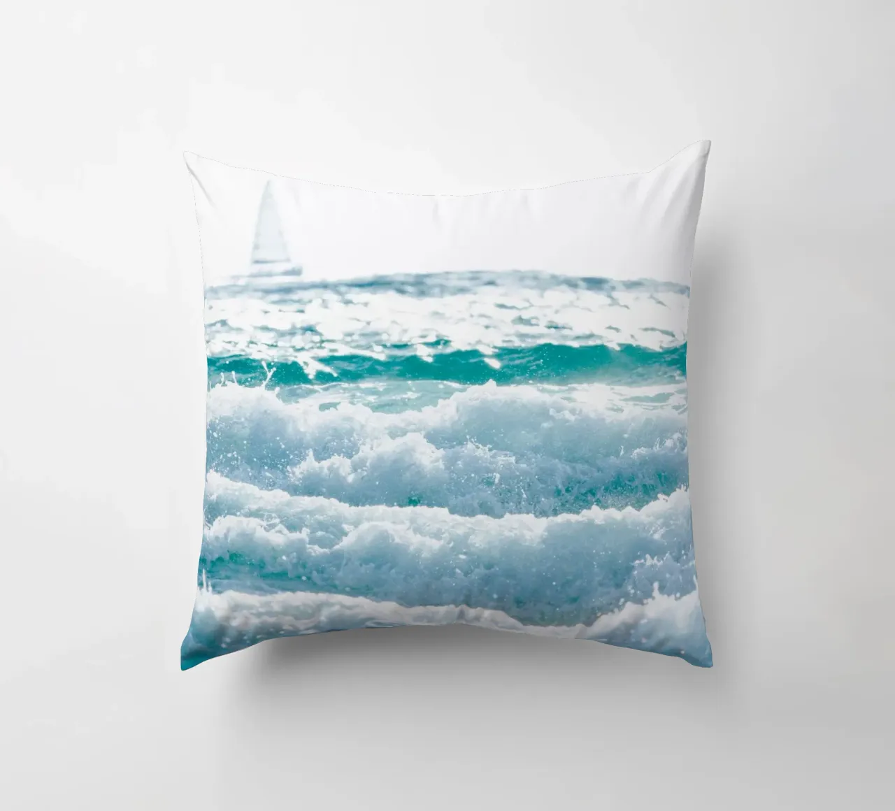 Bianco su bianco cuscino da Tal Paz-Fridman