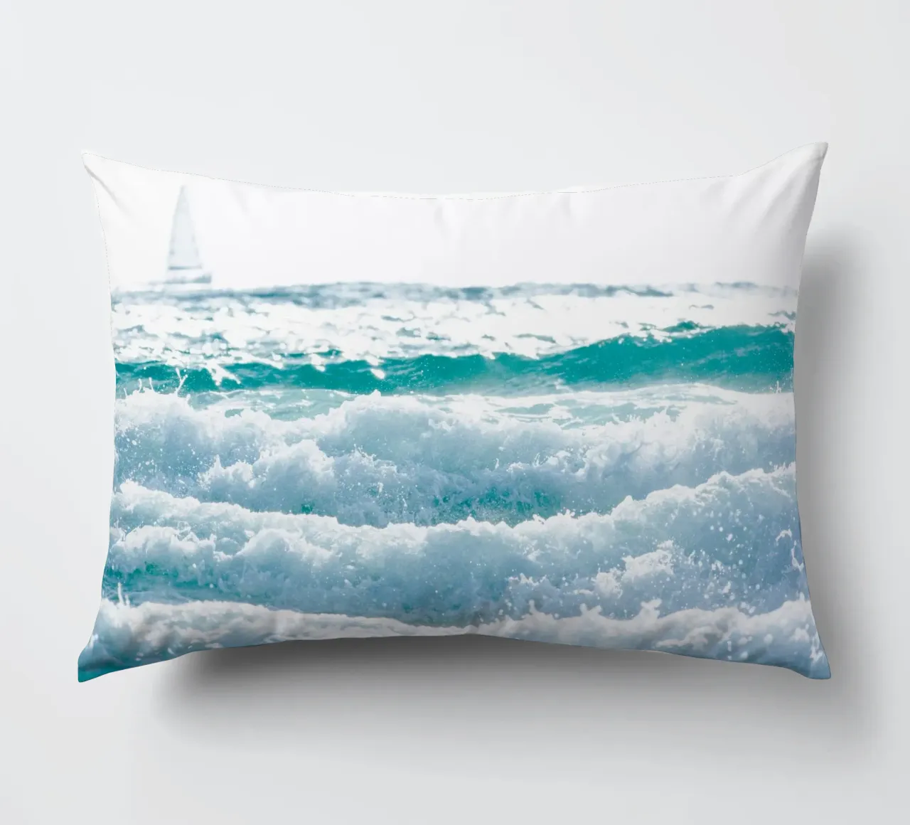 Bianco su bianco cuscino da Tal Paz-Fridman