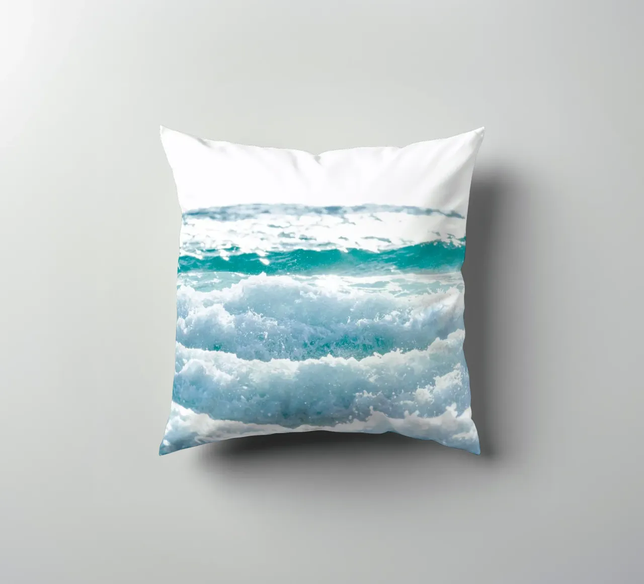 Bianco su bianco cuscino da Tal Paz-Fridman