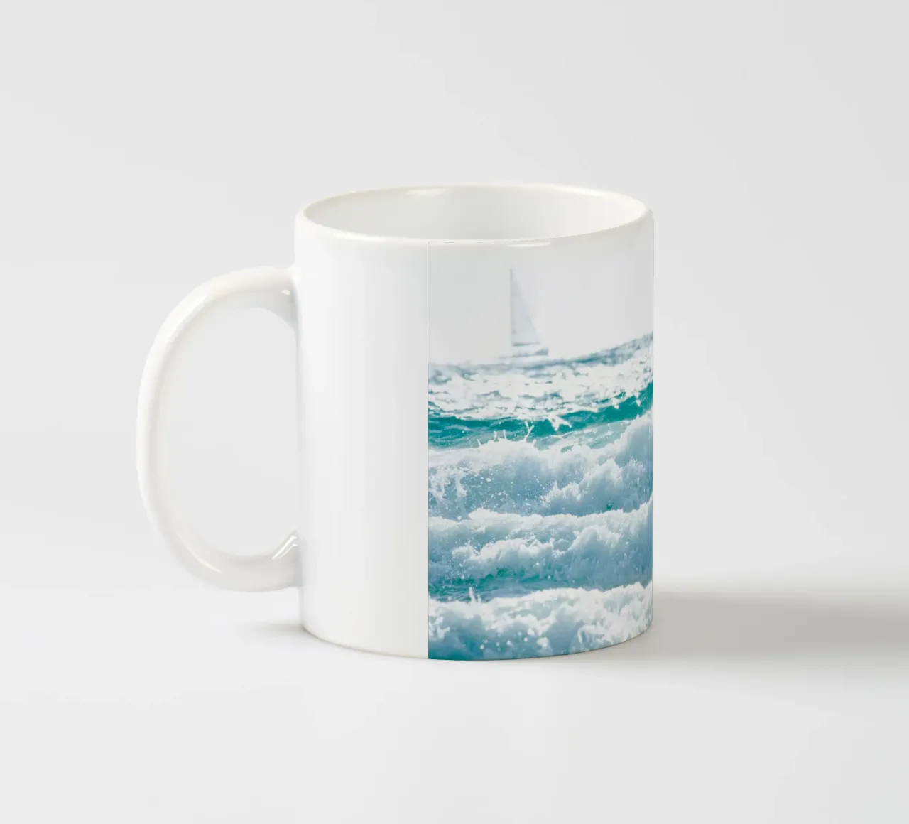 Bianco su bianco tazza in ceramica da Tal Paz-Fridman