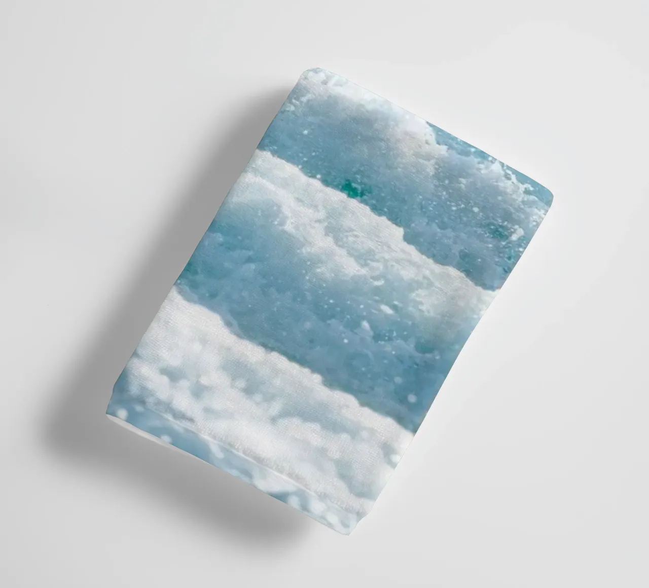 Bianco su bianco asciugamano da bagno da Tal Paz-Fridman