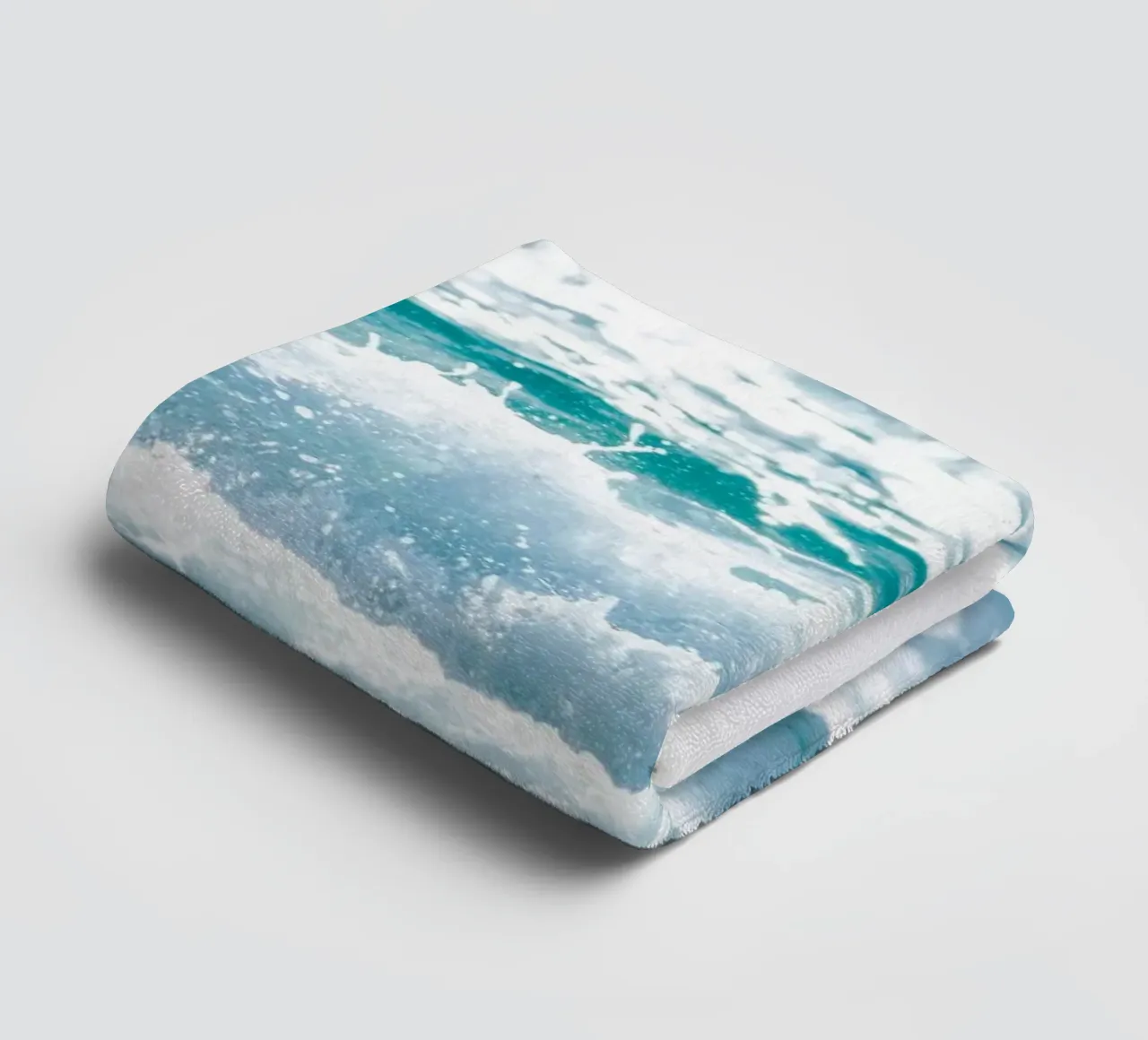 Bianco su bianco asciugamano da bagno da Tal Paz-Fridman