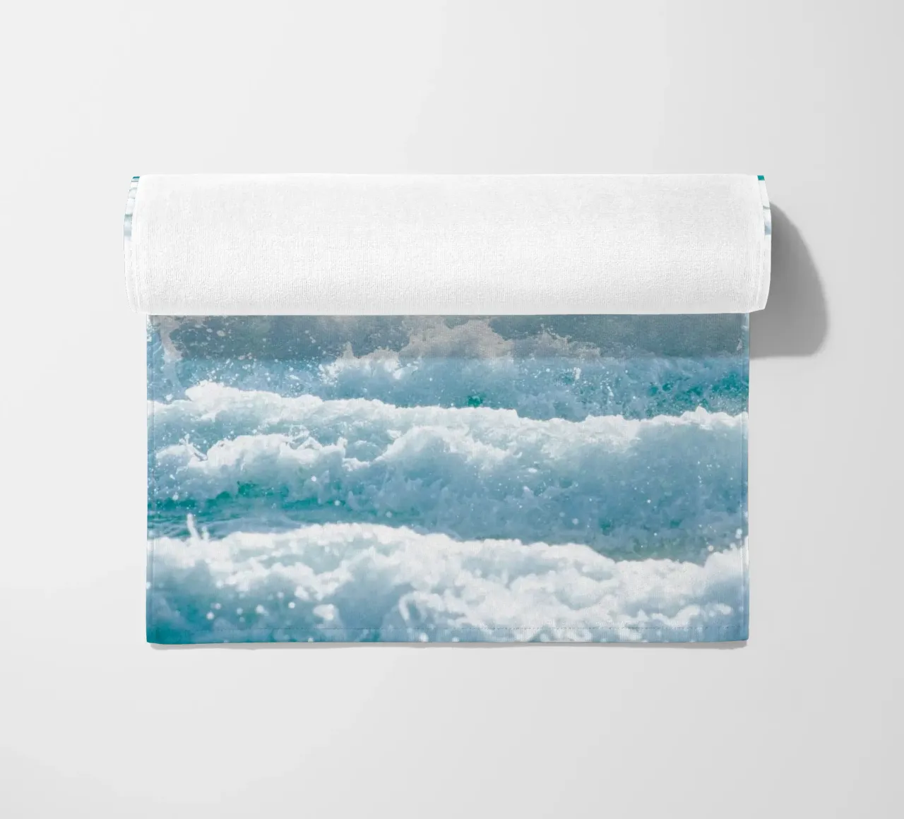 Bianco su bianco telo mare da Tal Paz-Fridman