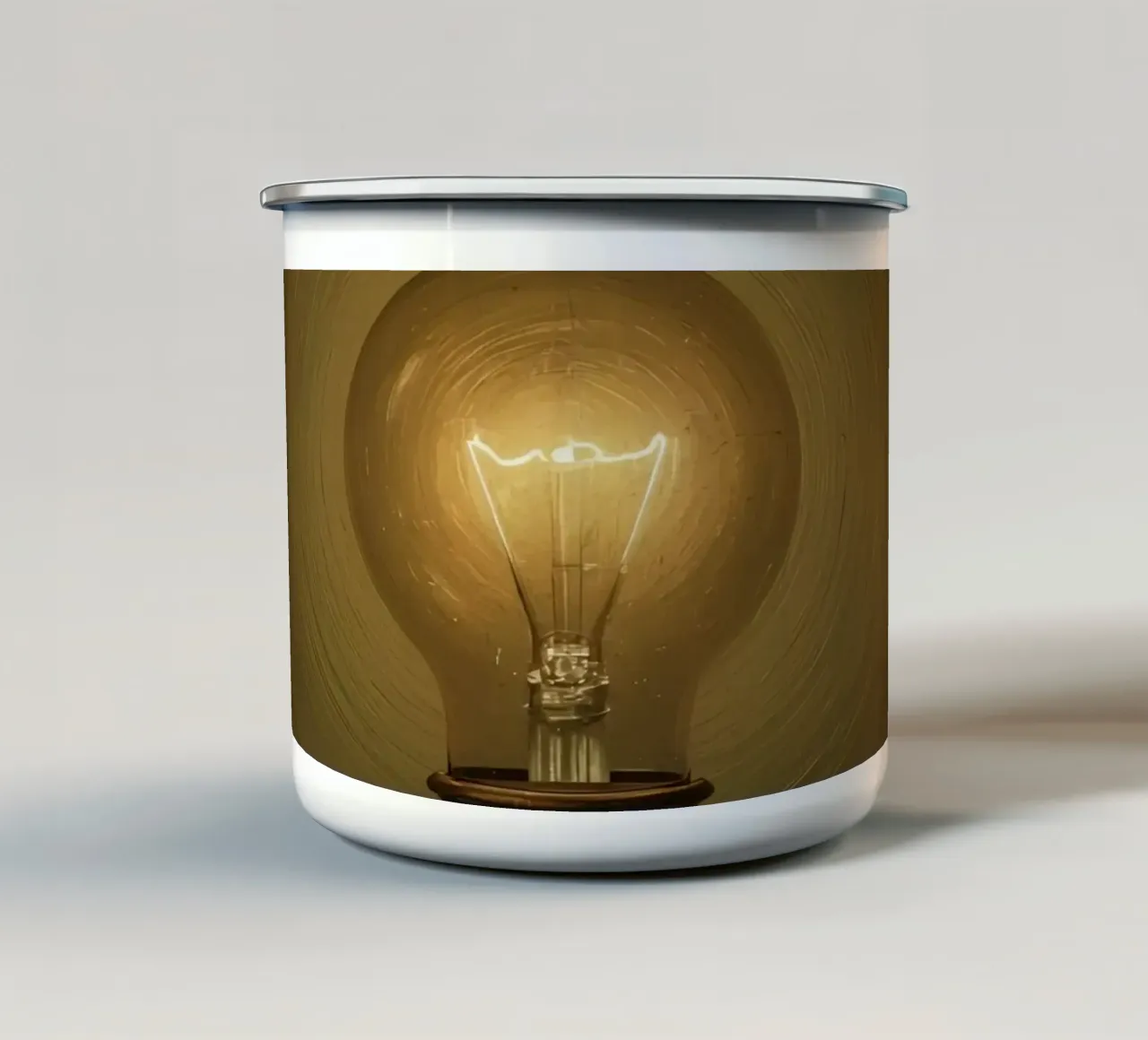 Lampadina illuminata su supporto in metallo tazza in smalto da DesignDoodle