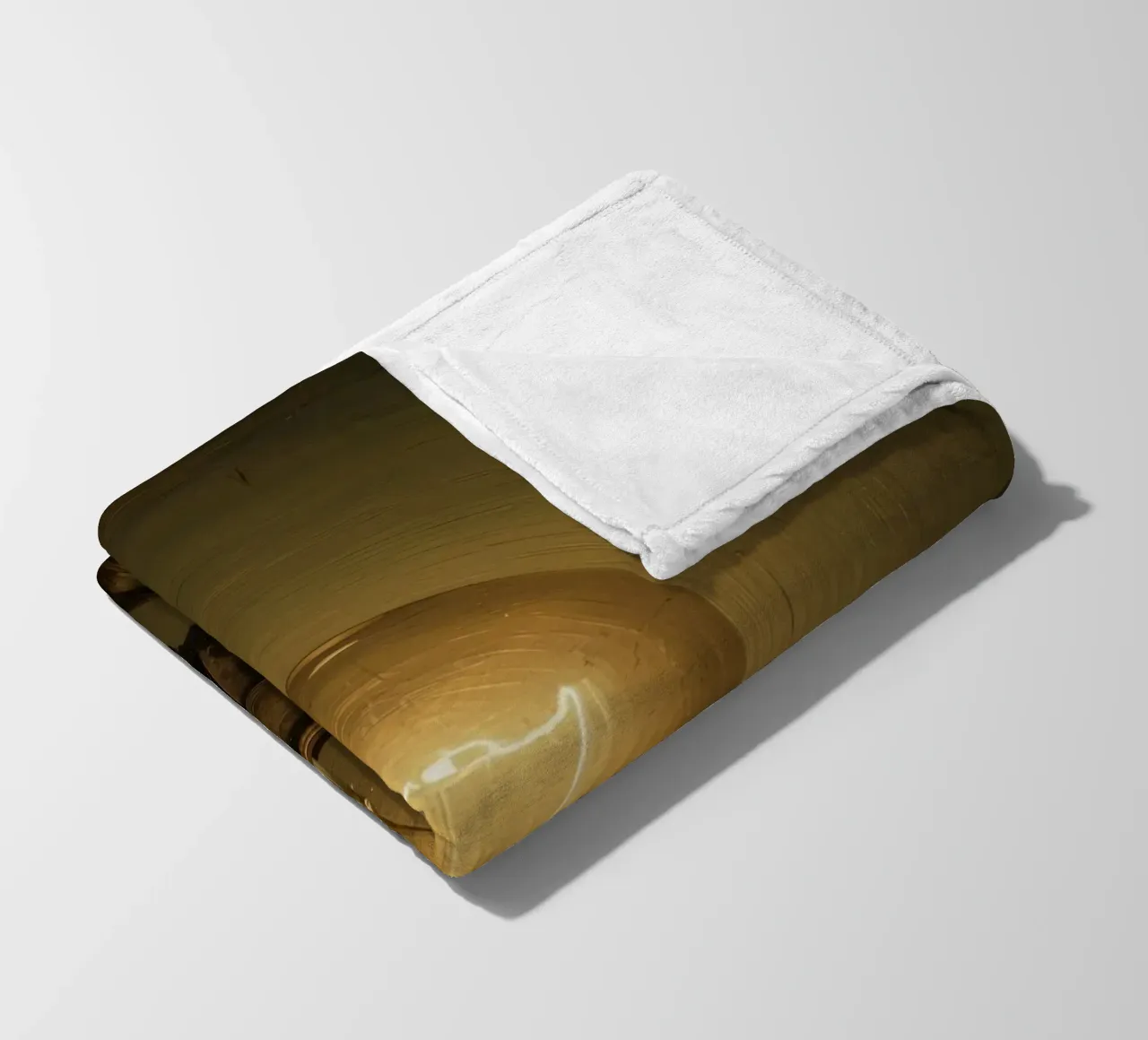 Lampadina illuminata su supporto in metallo coperta in pile da DesignDoodle